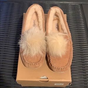Pom Pom ugg slippers